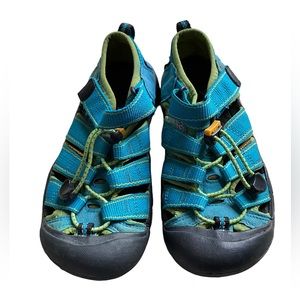 Keen Kids Waterproof Water Shoes Sandals Size 2